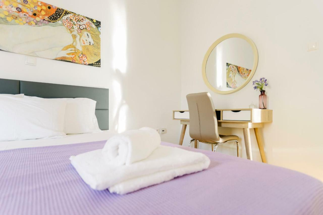 Bright 2 Bedrooms Apt. In The Heart Of Athens W Stunning Views To Acropolis Buitenkant foto